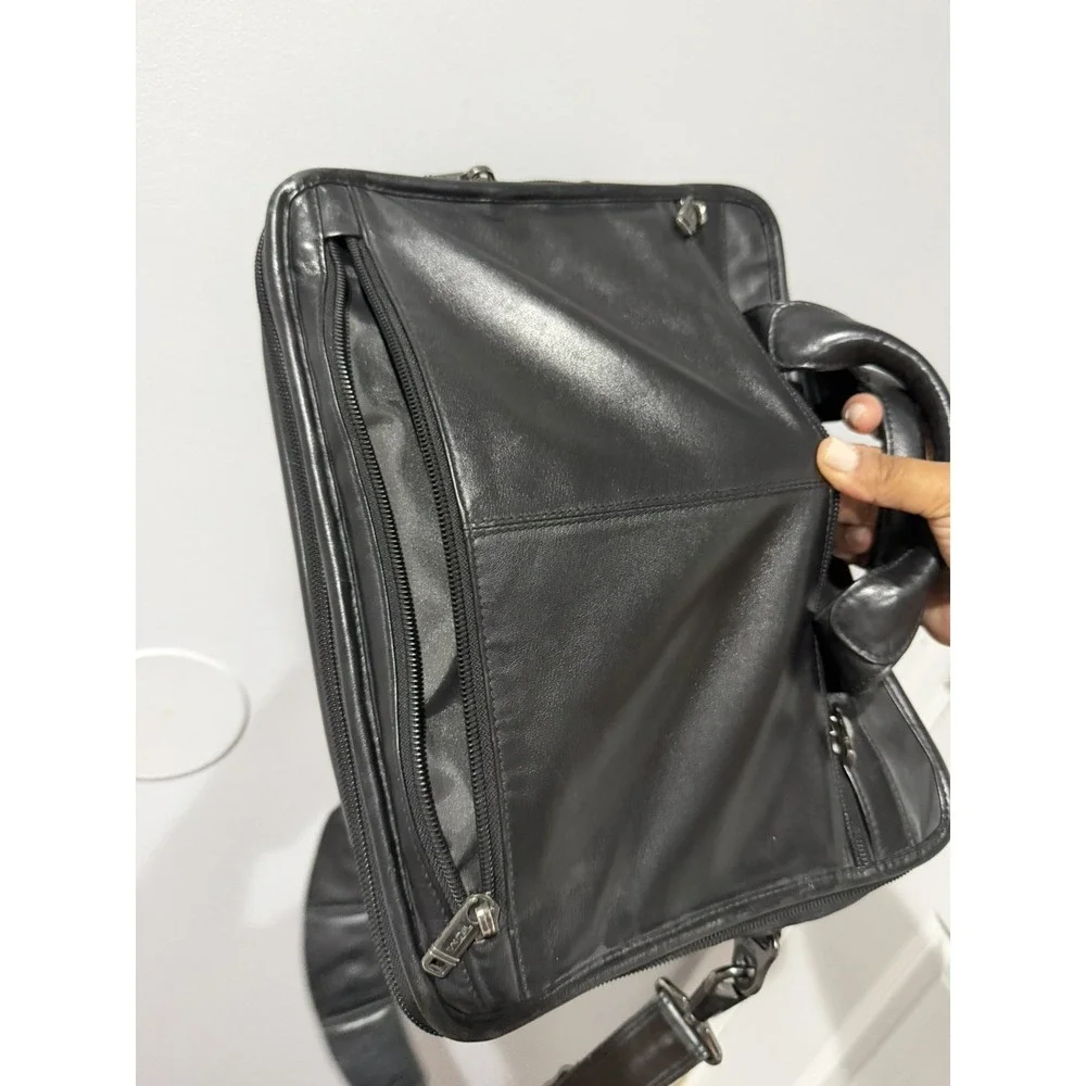 Tumi Leather Messenger Laptop Crossbody Tote Black Bag Pockets L